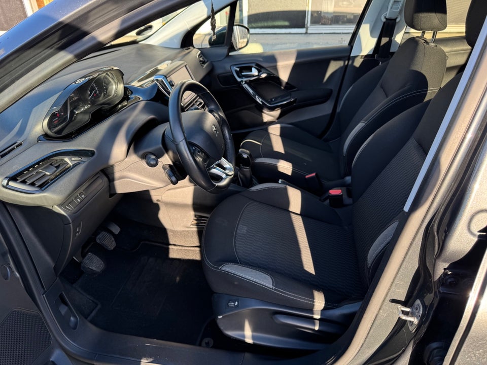 Peugeot 208 1,6 BlueHDi 100 Sky Winter Edition 5d