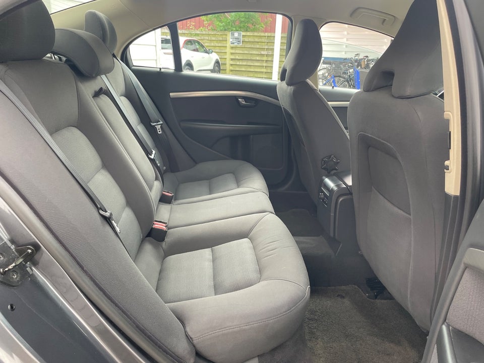 Volvo S80 2,5 T Momentum aut. 4d