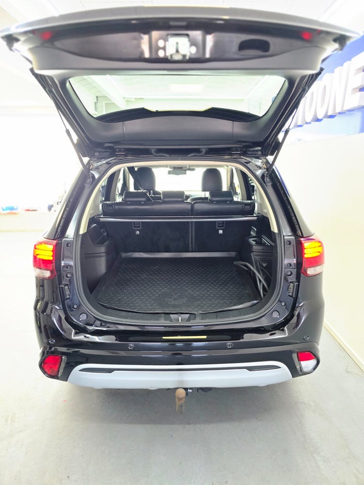 Mitsubishi Outlander 2,4 PHEV Intro Edition CVT 4WD 5d