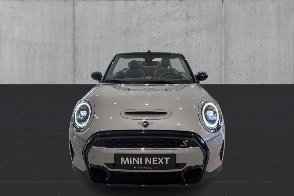 MINI Cooper S 2,0 Essential Cabriolet aut. 2d