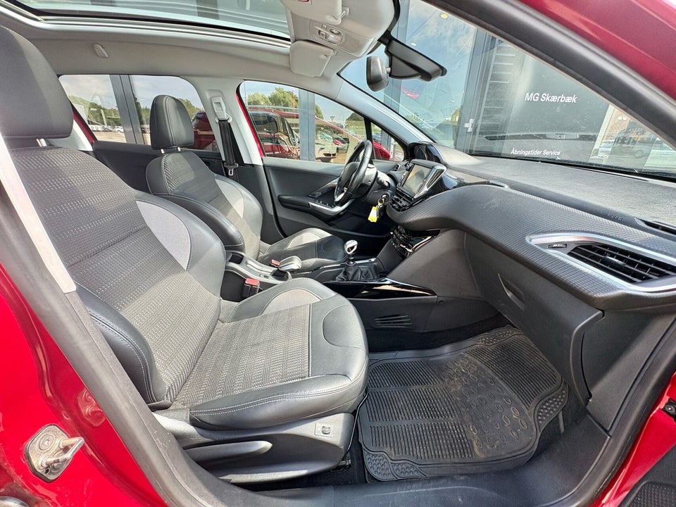 Peugeot 2008 1,2 PureTech 130 Prestige 5d
