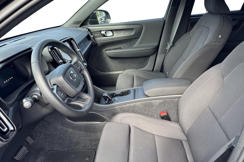 Volvo EX40 Standard Range Plus 5d