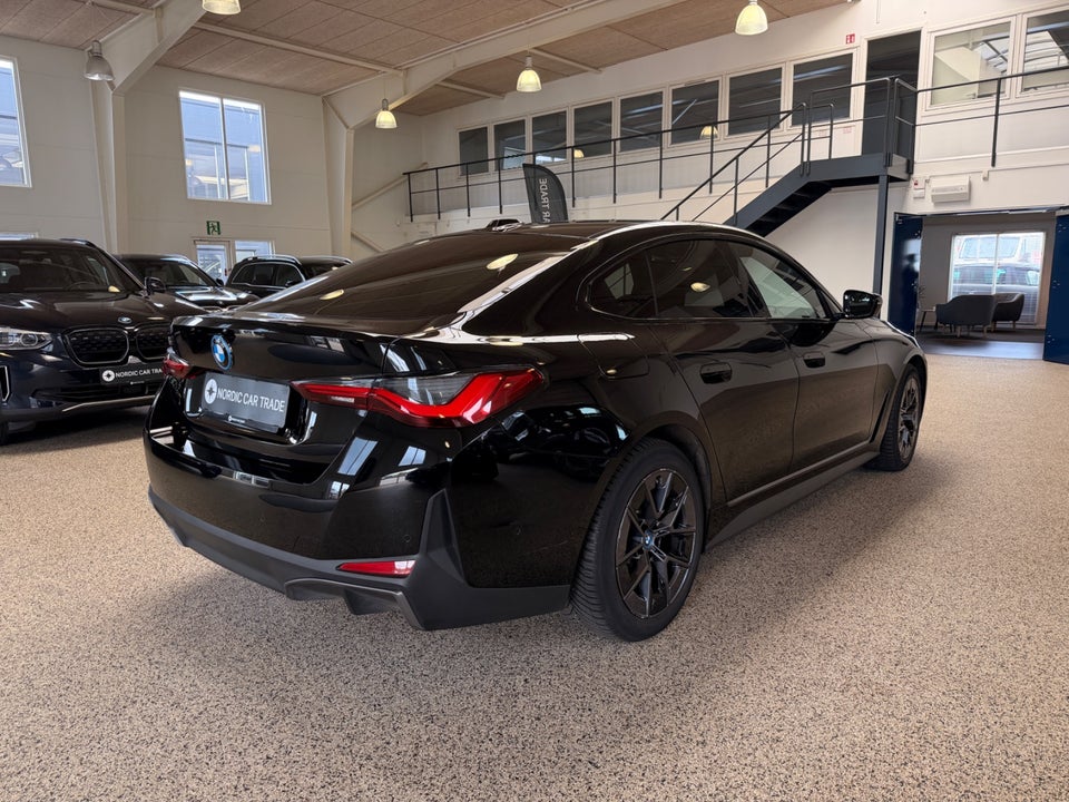 BMW i4 eDrive35 Charged 5d
