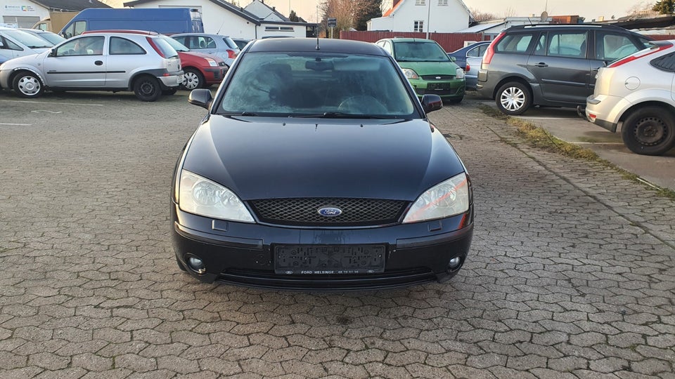 Ford Mondeo 2,0 145 Ghia 5d