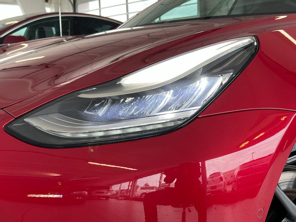 Tesla Model 3 Standard Range+ RWD 4d