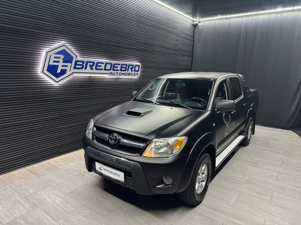 Toyota HiLux 3,0 D-4D Db.Kab 4x4 SR5 4d