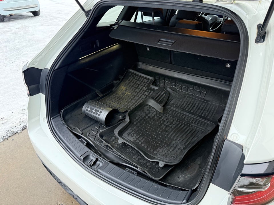 Suzuki Swace 1,8 HEV Exclusive White stc. e-CVT 5d