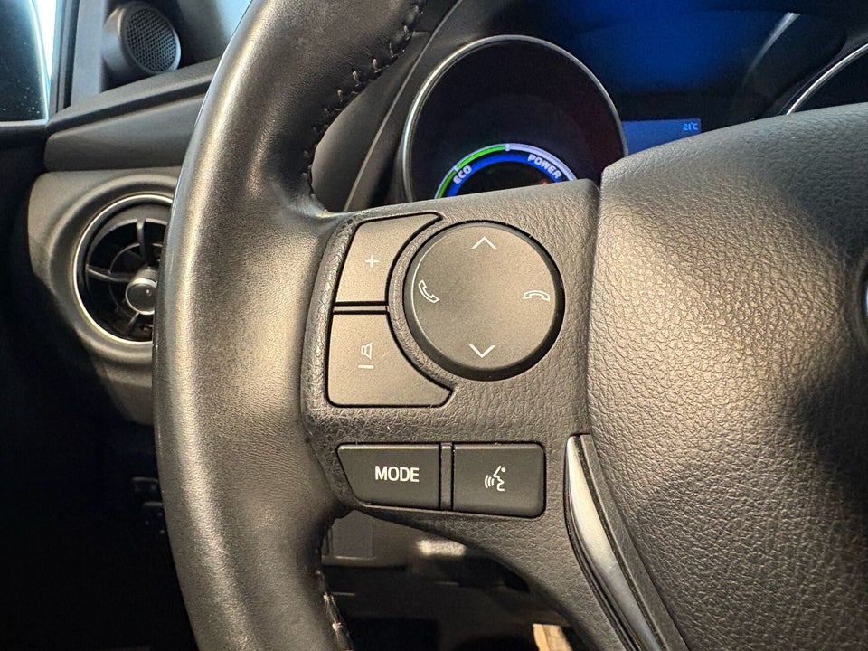 Toyota Auris 1,8 Hybrid H2 Comfort CVT 5d
