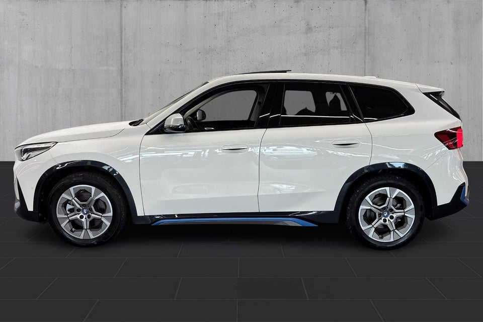 BMW iX1 xDrive30 X-Line 5d