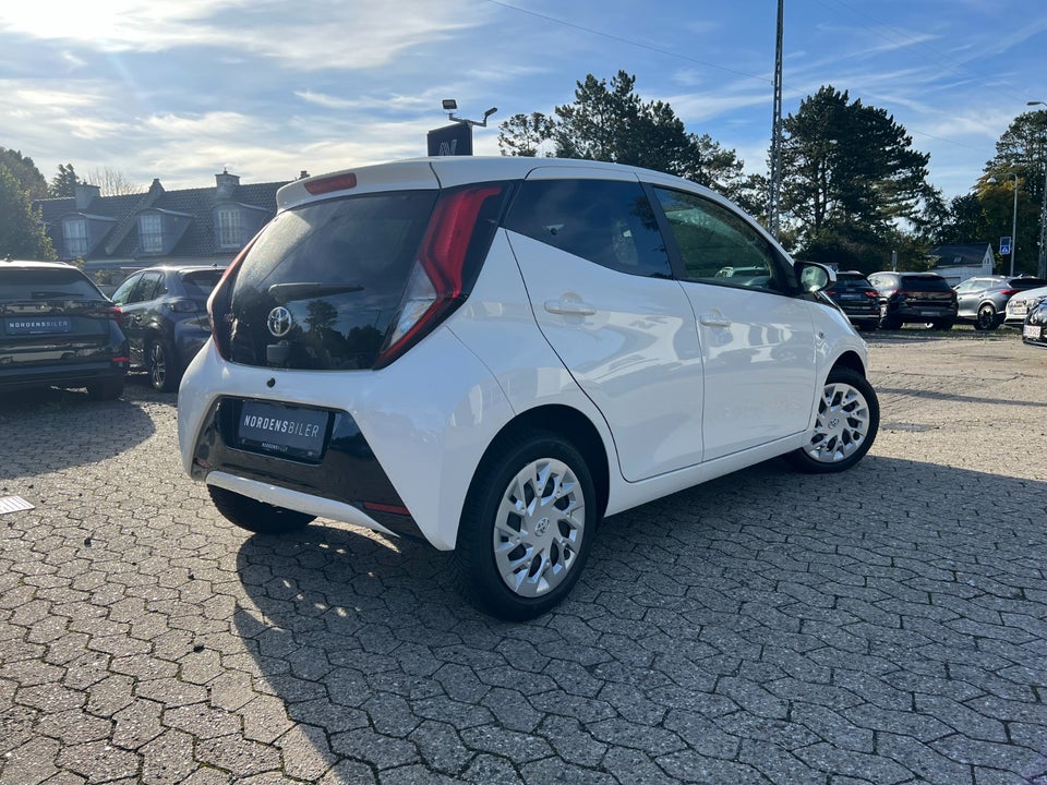 Toyota Aygo 1,0 VVT-i x-pression 5d