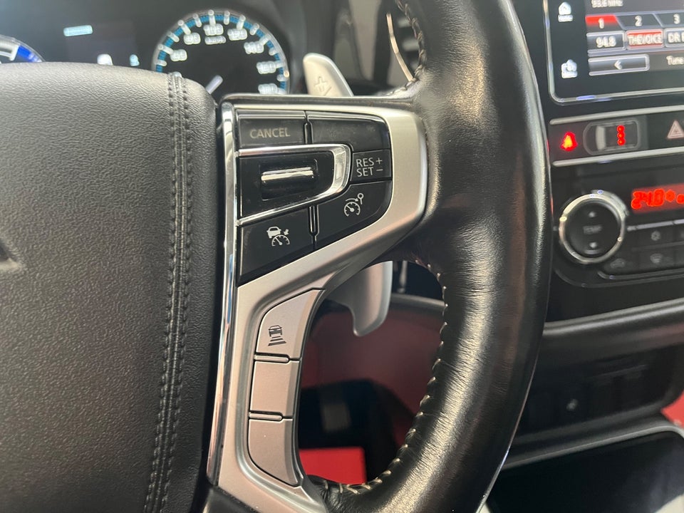 Mitsubishi Outlander 2,4 PHEV Intense CVT 4WD 5d