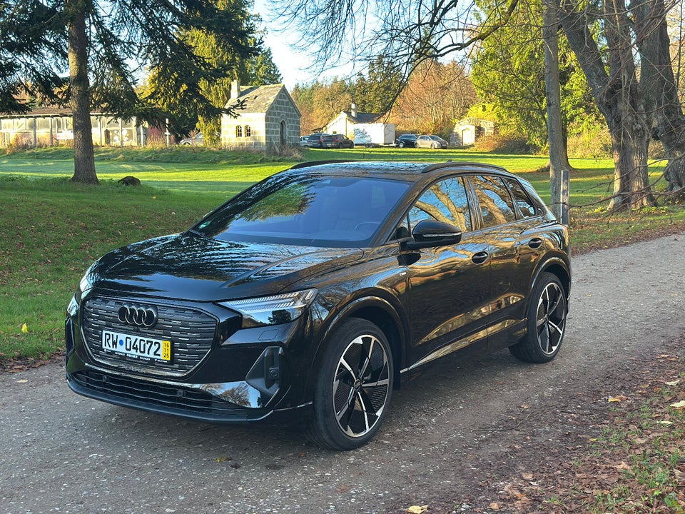 Audi Q4 e-tron 55 S-line quattro 5d