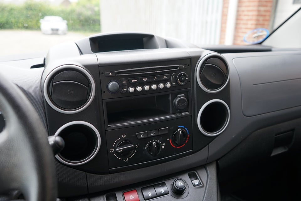 Peugeot Partner 1,6 BlueHDi 75 L1 Van 4d