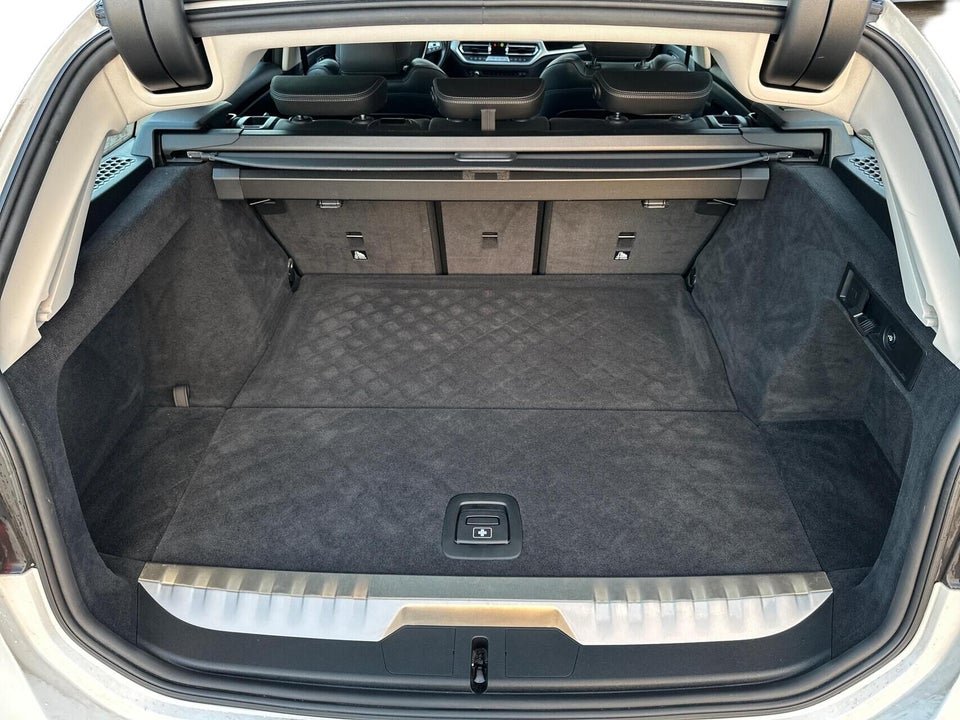 BMW 330e 2,0 Touring Sport Line aut. 5d