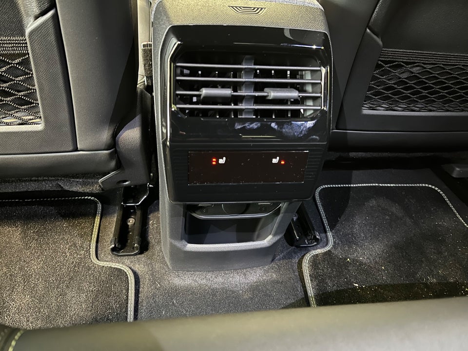 Peugeot e-3008 77 GT Pack 5d