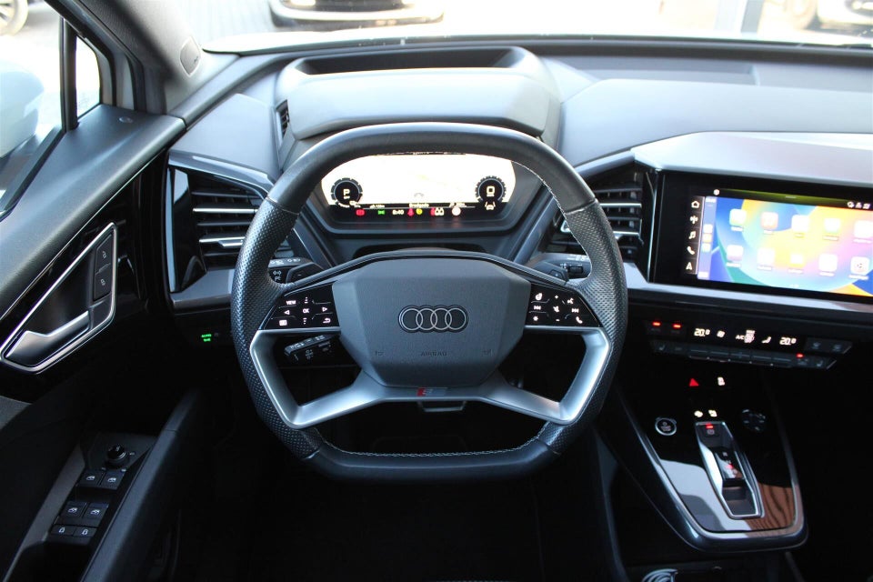 Audi Q4 e-tron 50 S-line quattro 5d