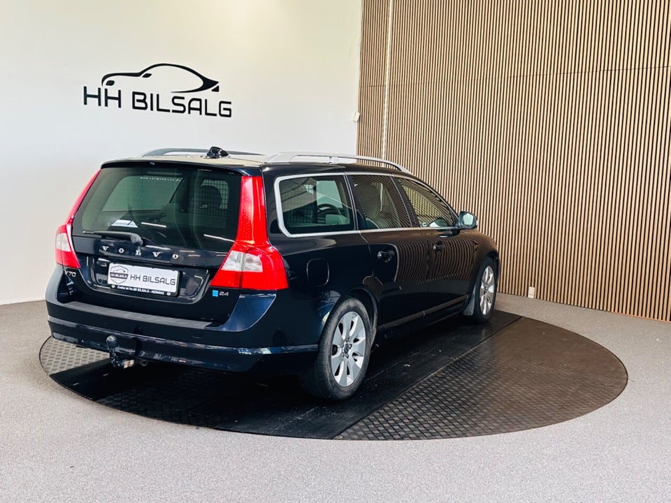 Volvo V70 2,4 D5 185 Summum 5d