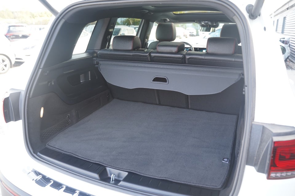 Mercedes EQB300 AMG Line 4Matic 5d