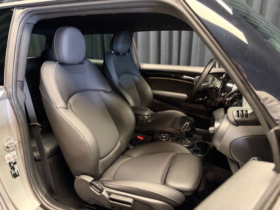 MINI Cooper SE Classic Trim 3d