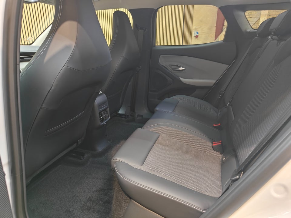 Ford Explorer 79 Select Extended Range AWD 5d