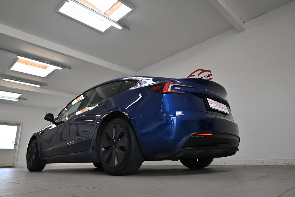 Tesla Model 3 RWD 4d