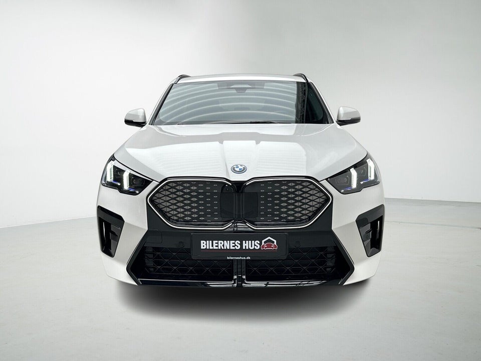 BMW iX2 xDrive30 M-Sport 5d