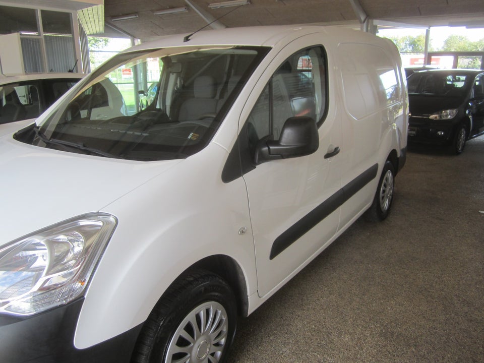 Peugeot Partner 1,6 BlueHDi 100 L2 Flex Van 5d