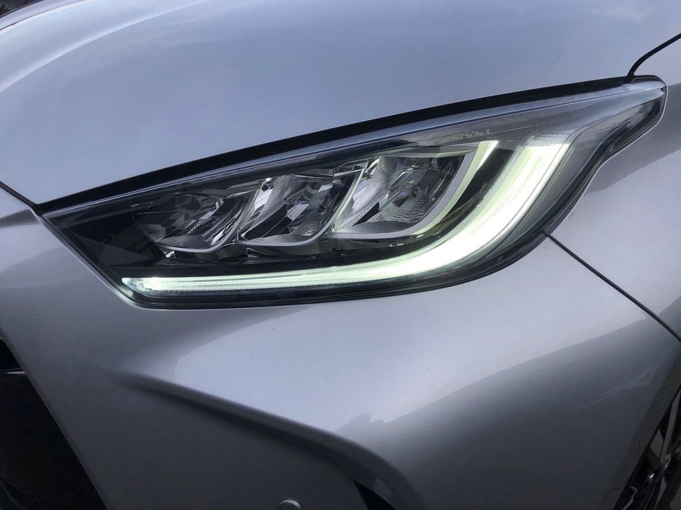 Toyota Yaris 1,5 Hybrid Style e-CVT 5d