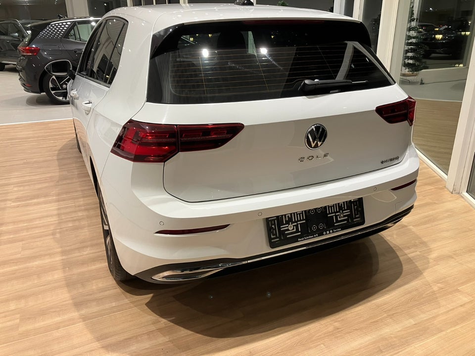 VW Golf VIII 1,4 eHybrid DSG 5d