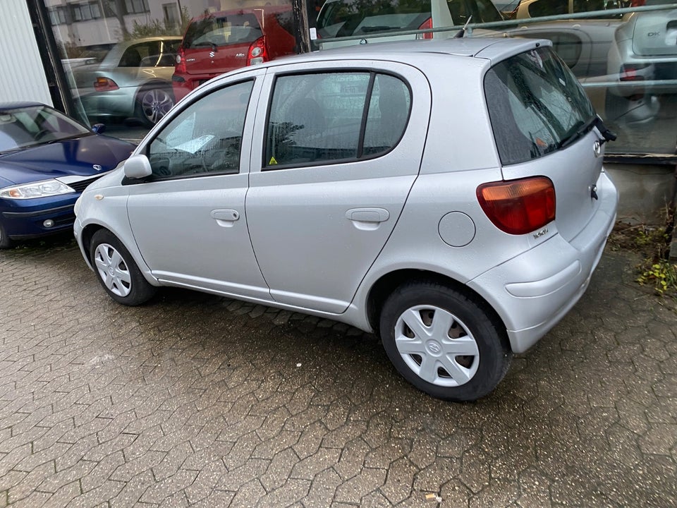 Toyota Yaris 1,4 D-4D Terra 5d