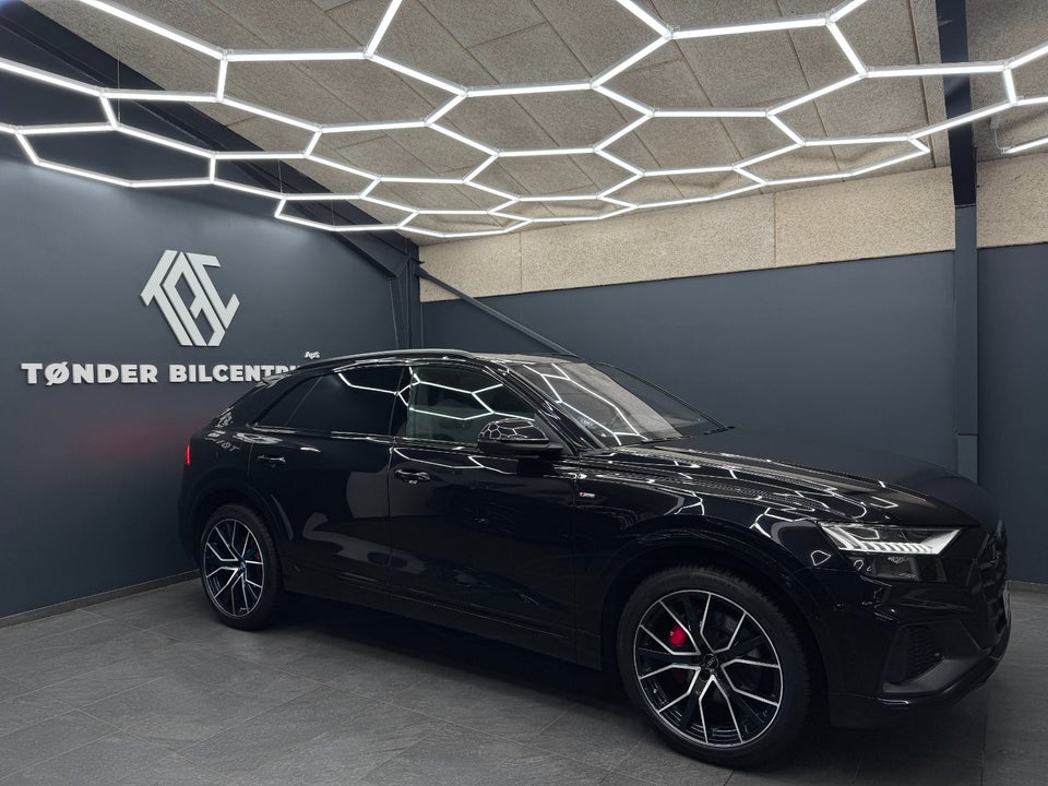 Audi Q8 50 TDi S-line quattro Tiptr. 5d