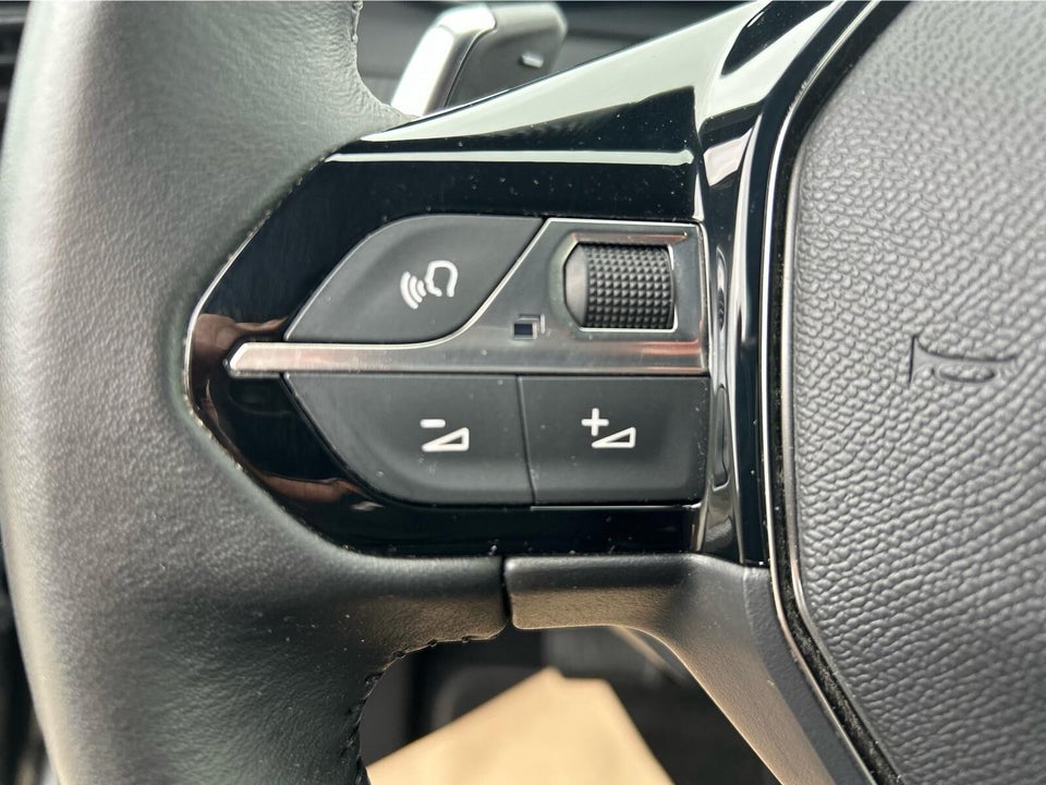 Peugeot 2008 1,2 PureTech 130 Allure EAT8 5d