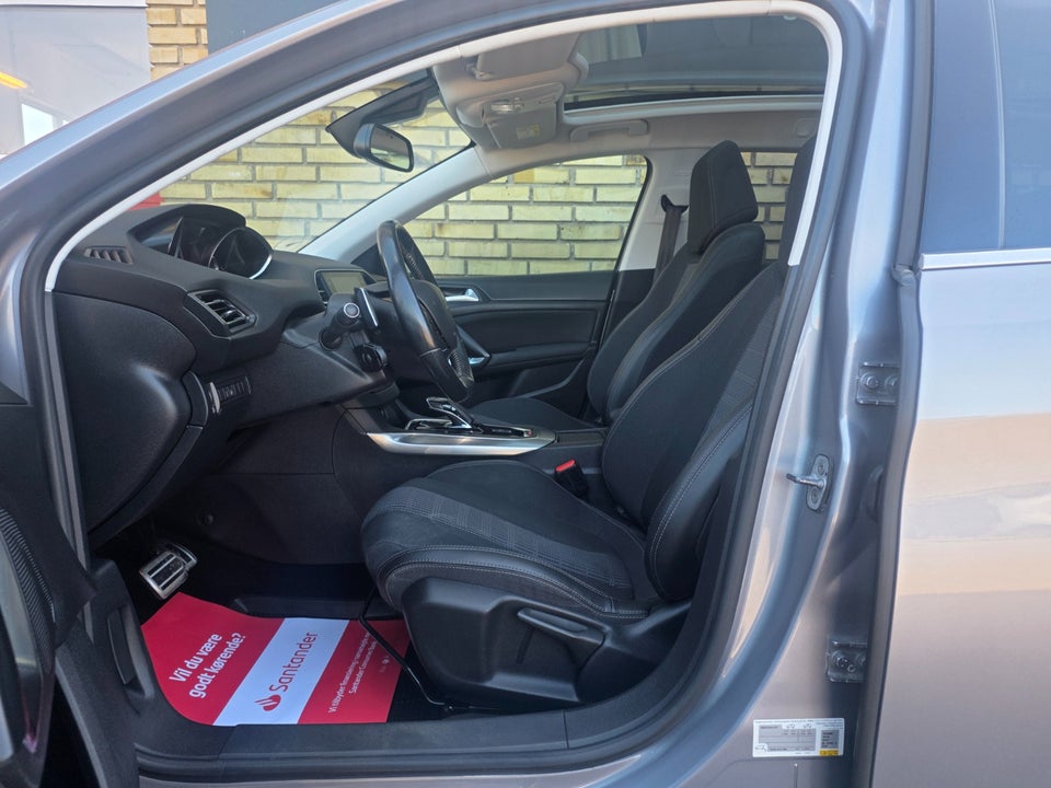 Peugeot 308 1,2 PureTech 130 Selection Sky SW EAT8 5d
