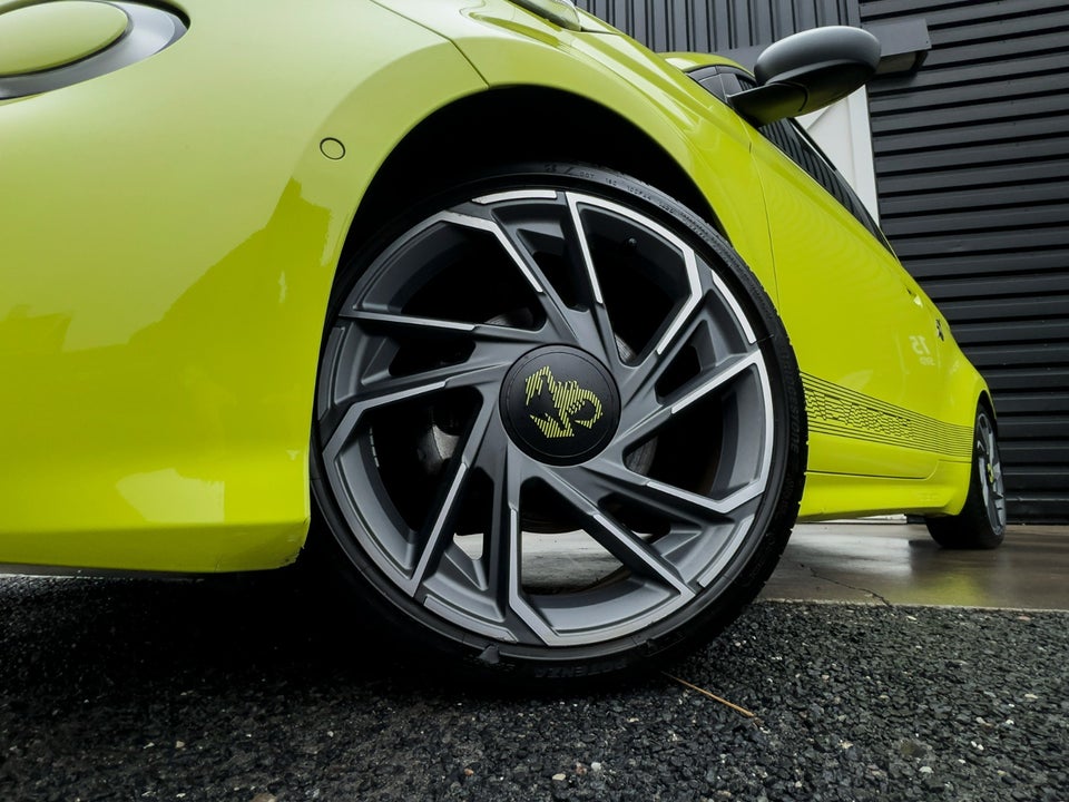 Abarth 500e Scorpionissima Cabrio 2d