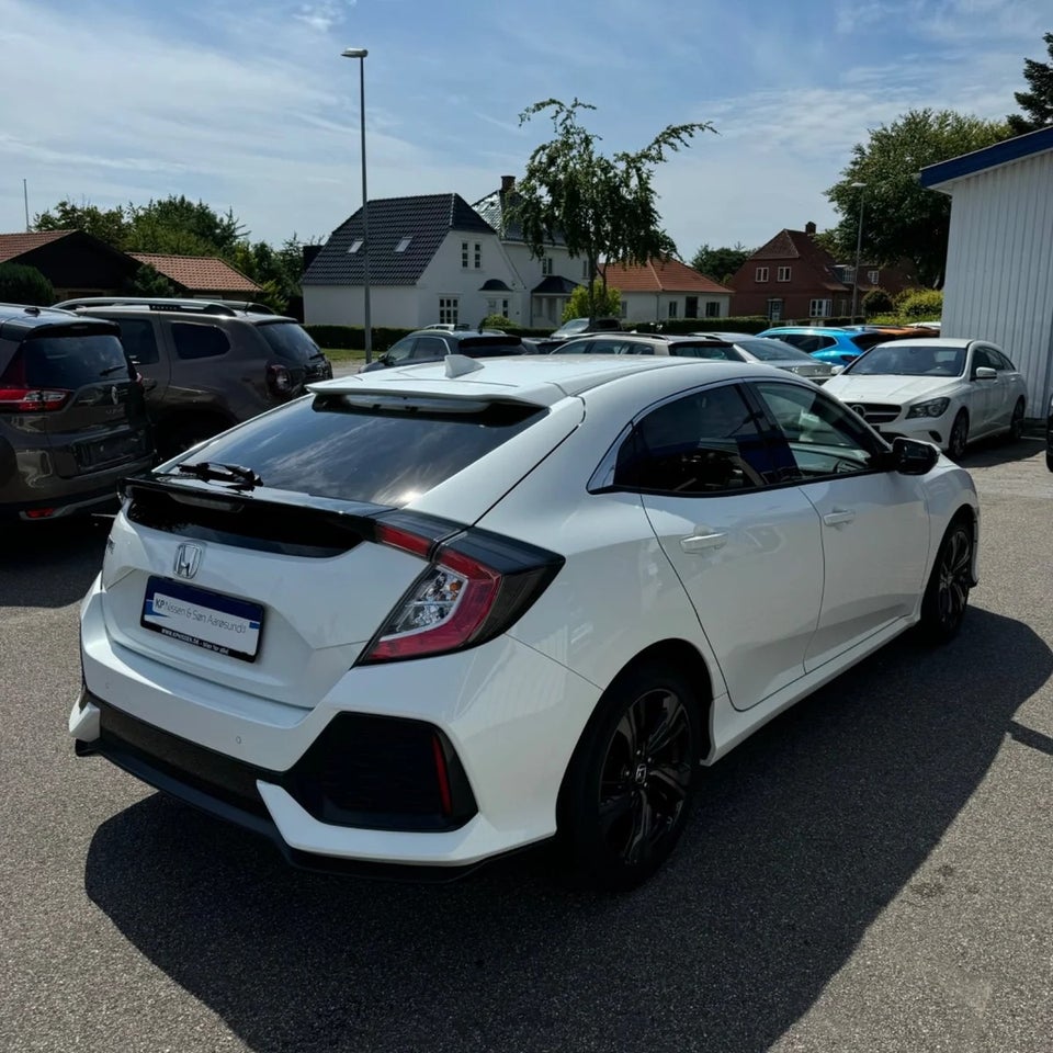 Honda Civic 1,0 VTEC Turbo Elegance CVT 5d