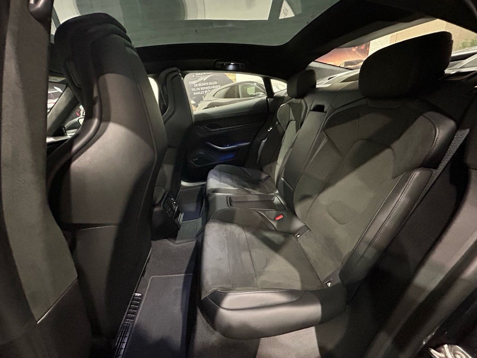Porsche Taycan GTS Performance+  4d