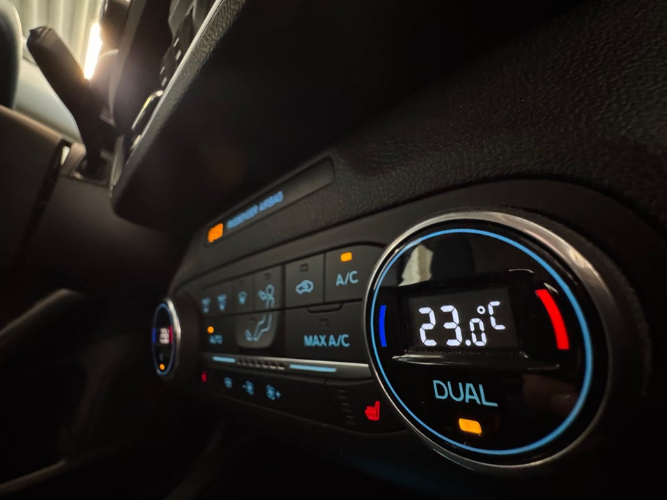 Ford Focus 1,0 EcoBoost Titanium Business stc. 5d