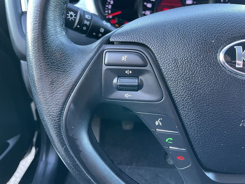 Kia Ceed 1,4 CVVT Style 5d