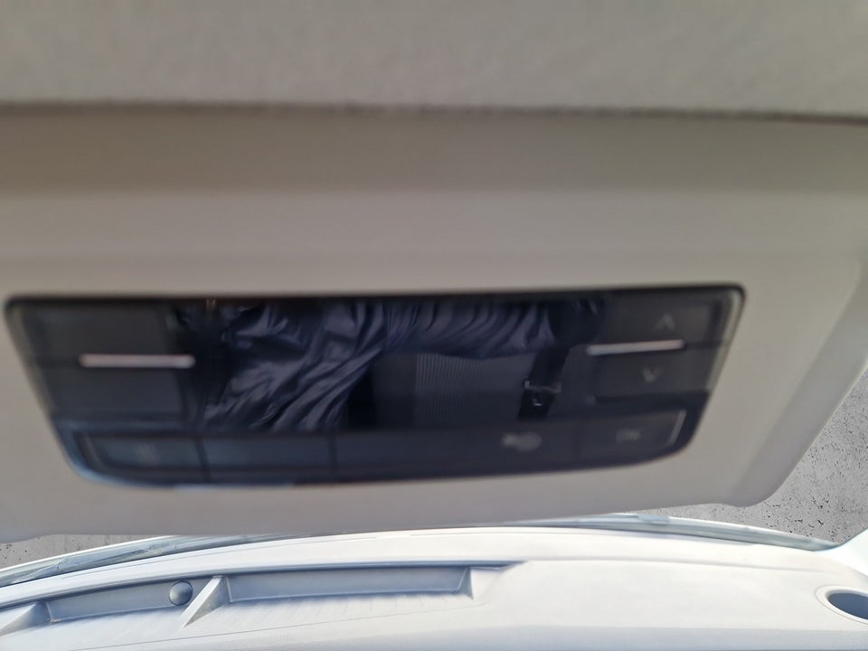 VW Transporter 2,0 TDi 110 Kassevogn lang