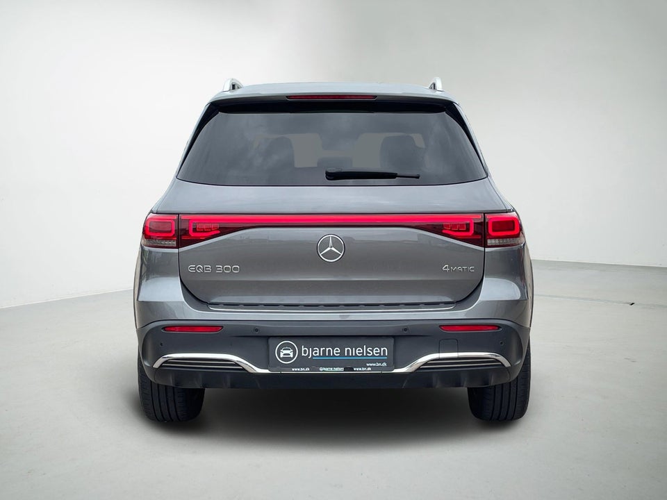 Mercedes EQB300 AMG Line 4Matic 5d