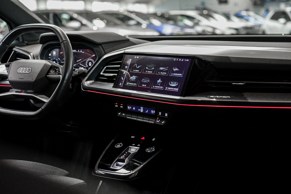 Audi Q4 e-tron 45 S-line quattro 5d
