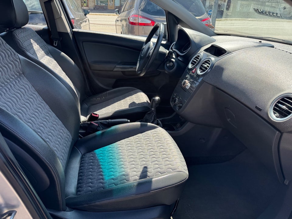 Opel Corsa 1,4 16V Cosmo 5d