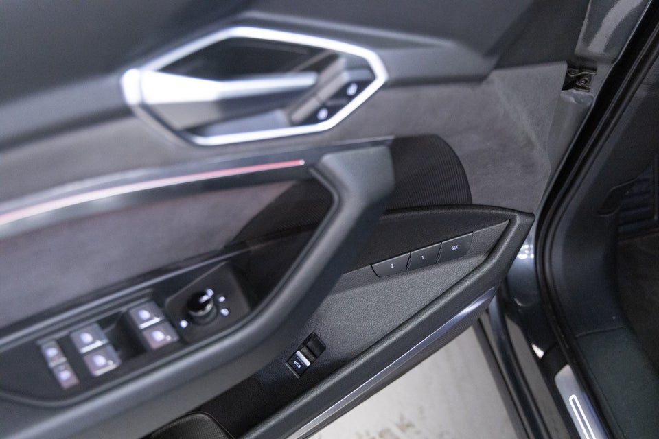 Audi e-tron 55 S-line quattro 5d