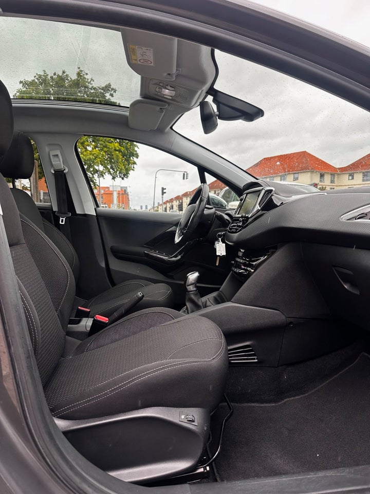 Peugeot 208 1,5 BlueHDi 100 Prestige Sky 5d
