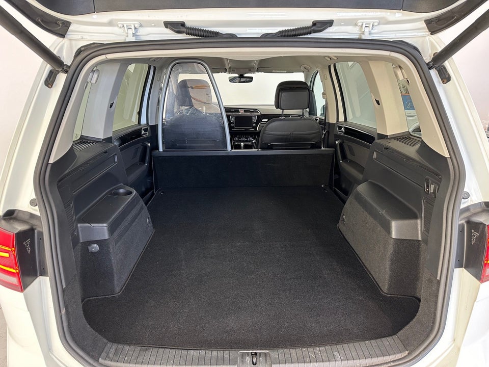 VW Touran 2,0 TDi 190 Highline DSG Van 5d