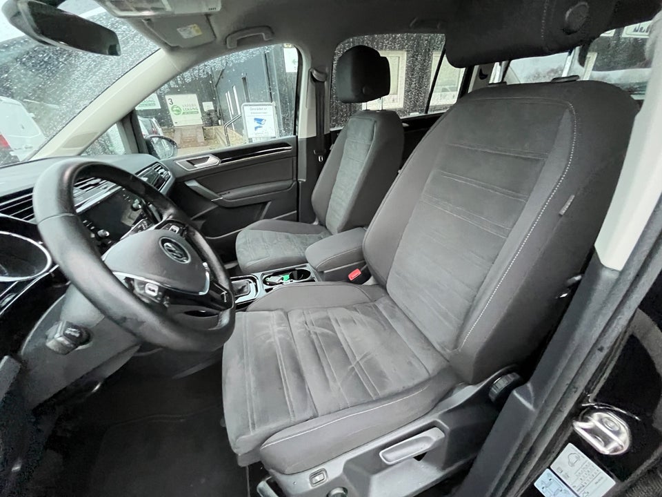 VW Touran 2,0 TDi 150 Highline DSG Van 5d