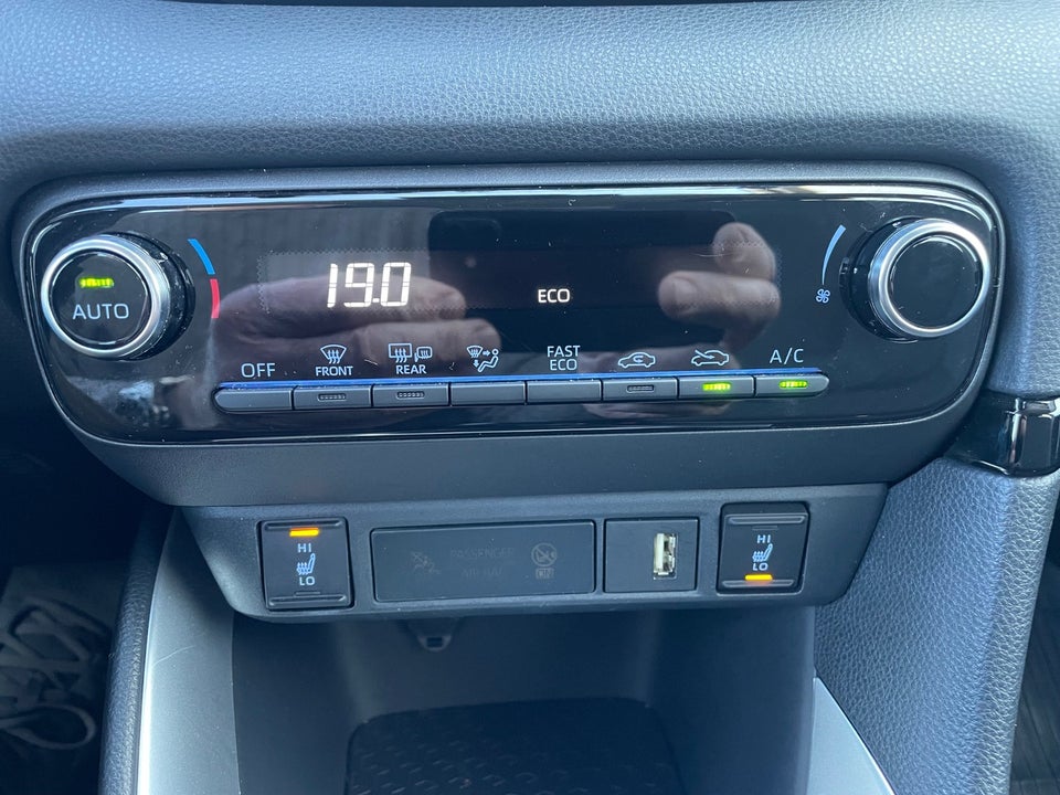 Toyota Yaris 1,5 Hybrid Active e-CVT 5d