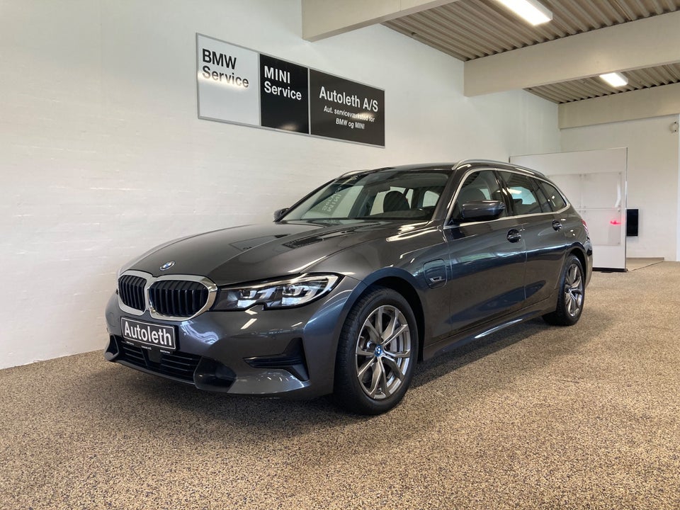BMW 330e 2,0 Touring Sport Line aut. 5d