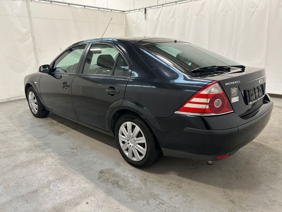 Ford Mondeo 1,8 Ambiente 110 5d