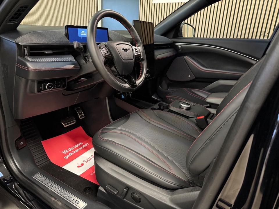 Ford Mustang Mach-E 98 Premium Extended Range 5d